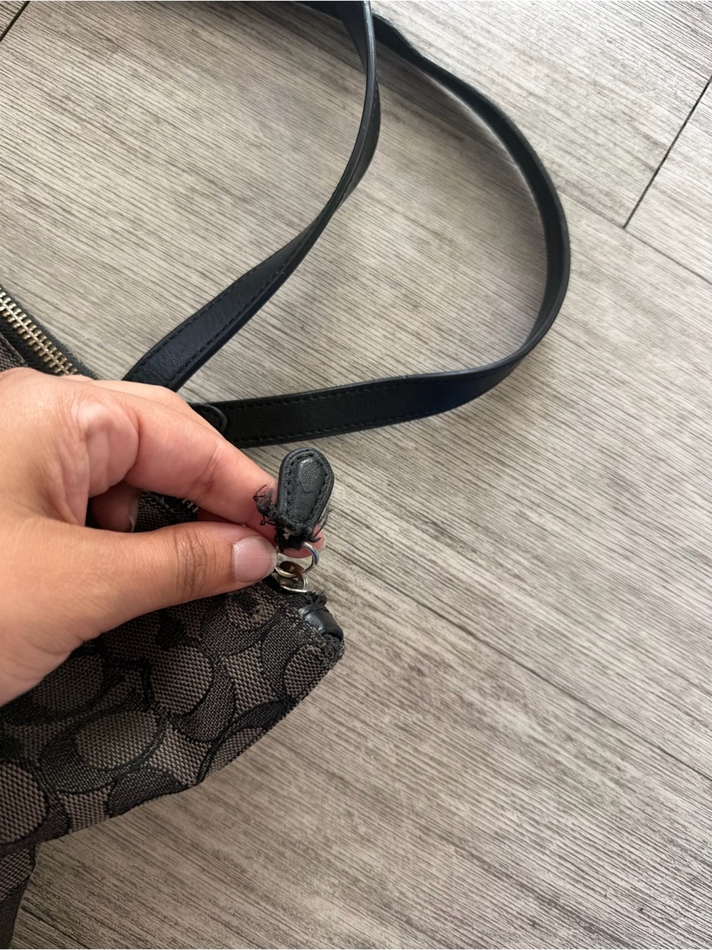 Coach Signature Canvas zip top bag - Picture 4 of 6